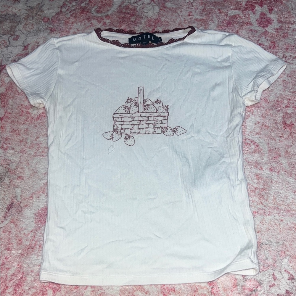 Motel White Tee Strawberry Basket with Red Trim